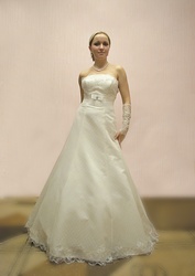 Продам новое свадебное платье (с этикеткой).