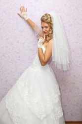 Продам свадебное платье. Белого цвета. В жемчуженках.