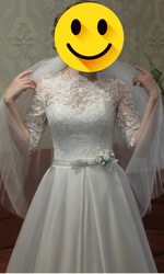 Свадебное платье с атласной юбкой а-силует