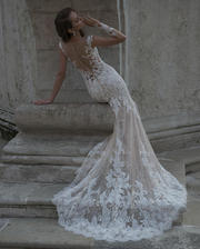 Продам НОВОЕ свадебное платье  бренда DOMINISS модель DZHAKLIN