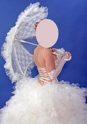 Свадебное платье. + Кольца, зонтик, украшение, перчатки. Торг.